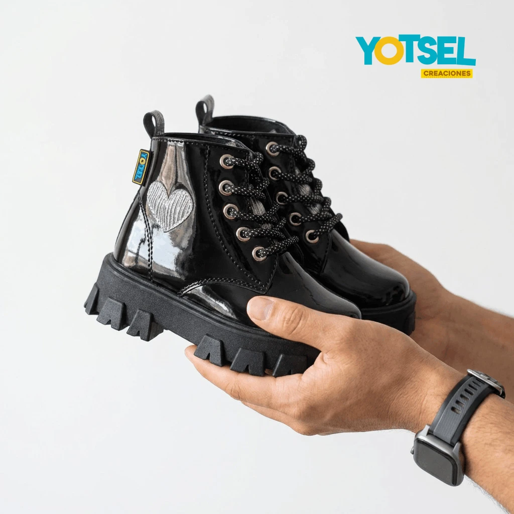 YOTSEL BOTA DIVA PLATA NEGRO CHAROL (5)